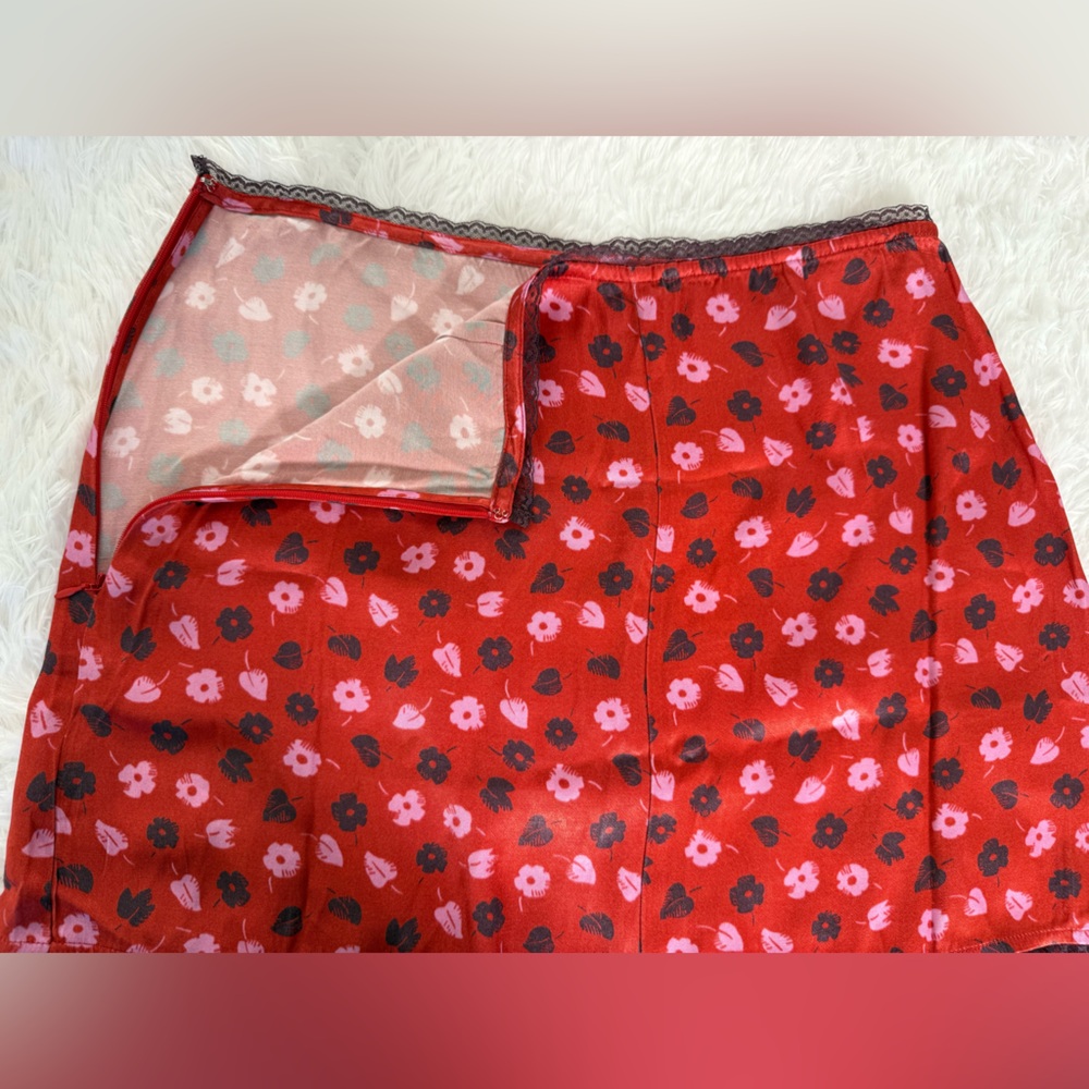Anthropologie x Maeve Red slip satin skirt w front slip M NWT - Picture 4 of 10